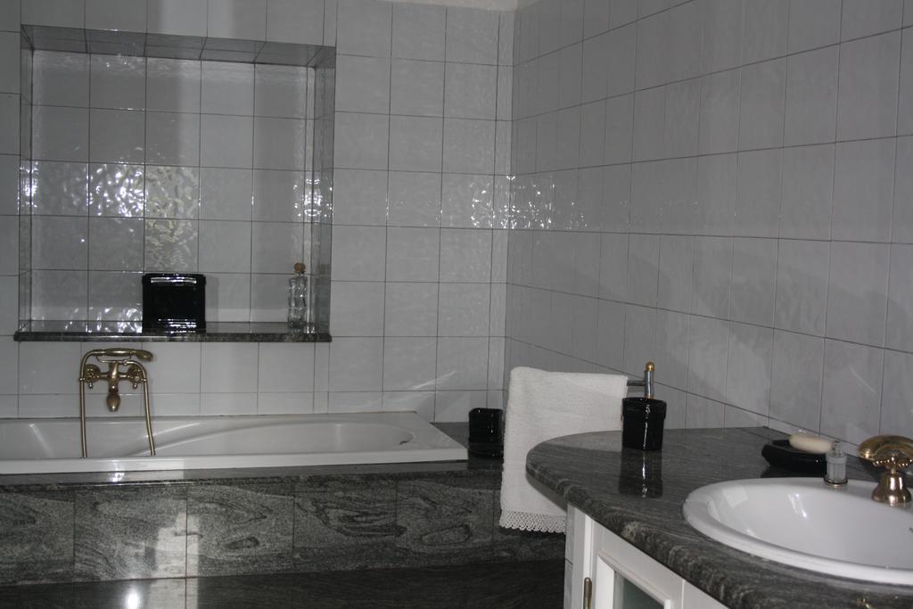 Cascina Ciosse B&B Grognardo Rum bild